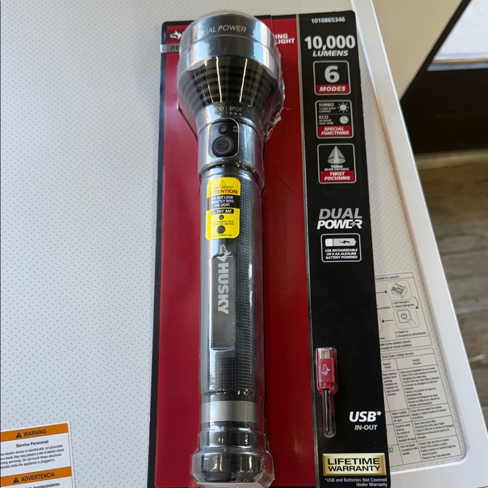Husky Dual Power Flashlight